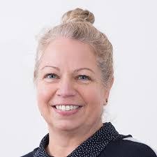 Shona Hall's Instagram, Twitter & Facebook