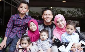Datuk aliff syukri ingin menemubual tun mahathir dan ds anuar ibrahim. Keluarga Aliff Syukri Incalescence Lotow Site