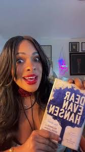 Evangeline Hansen's Instagram, Twitter & Facebook