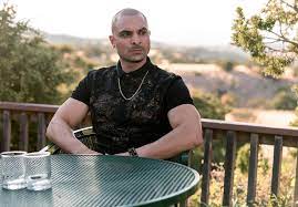 Outside of the united states, the episode premiered on streaming service netflix in several countries. This Is A Nacho Varga Appreciation Post Better Call Saul Facebook