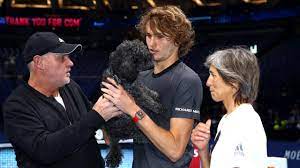 Jun 11, 2021 · greek tennis star stefanos tsitsipas advanced to his first career grand slam final with victory over alexander zverev at the french open on friday. Ich Hoffe Er Macht Es Nicht Selbst Zverevs Hund Hat Instagram Sport Mix Bild De