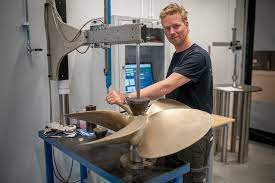 Skädda i gjuten aluminium, precis som orginal. Reparera Propeller Propellerservice Propellerreparation Propellerteknik