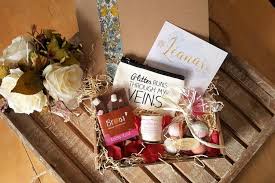 Hadiah lelaki vs perempuan hadiah confirm pasangan tak reject. 5 Referensi Kado Pernikahan Kreatif Untuk Pengantin Baru