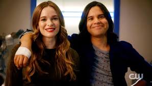 Cisco & Caitlin + Cosplaying Their Doppelgangers /// #Cisco Ramon #The  Flash #The Flash: 2X22 | Supergirl And Flash, The Cw Shows, Supergirl
