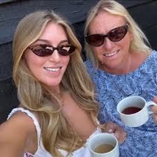 Rumour has it that No 14 resturant has opened, next to Ronis