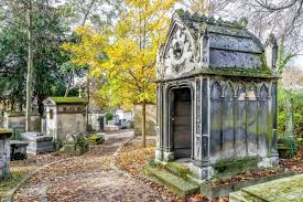 Père lachaise cemetery is the largest cemetery in paris, france. Paris Cimetiere Du Pere Lachaise Frankreich Franks Travelbox