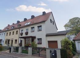 Suchen sie hier nach häuser in halle wie einfamilienhaus, mehrfamilienhaus wer kulturell interessiert ist, gern shoppen geht und auch mal am wochenende feiern will, der sollte sich ein haus in der innenstadt von halle kaufen. Haus Zum Verkauf 06118 Halle Saale Trotha Mapio Net