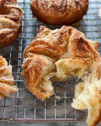 How To Make Kouign Amann At Home Recipe In 2020 Kouign Amann Pastry Cooking