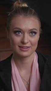 Mia Starr's Instagram, Twitter & Facebook