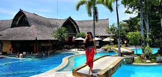 It is a good choice for us who prefer to stay surrounded by a lush tropical environment while still want to have easy access to the entertainment around. Review Hotel Vila Lumbung Seminyak Bali Discover Your Indonesia