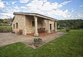 The routes pass through the following regions of france: Casa A Pedrina Santiago De Compostela A Coruna Espana