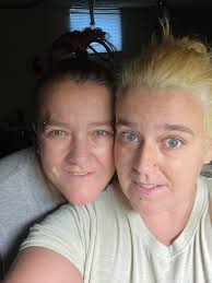 So I'm at my sisters giving her these flowers .can anyone change the books  to rude ones please .im going to send the pic to all her contacts in her  phone saying “