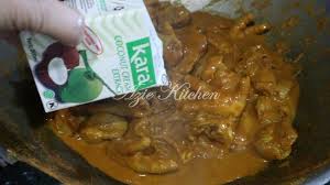 Bolehla buat makan sendiri dengan family. Gulai Ayam Nasi Kak Wook Yang Original Azie Kitchen