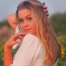 Amanda Beier's Instagram, Twitter & Facebook