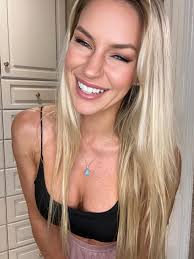 My problem is that after one kiss I want 20 more… 🥰