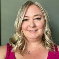 Ashley Huff's Instagram, Twitter & Facebook