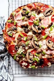 Cast Iron Pizza Pizza Hut Pizza Recipe In 2020 Restaurant Recipes Famous Pan Pizza Mild Italian Sausage