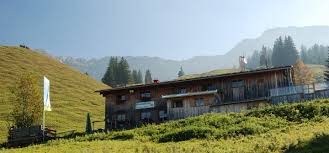Verbringen sie einen entspannten urlaub in unseren geschmackvoll und gemütlich eingerichteten ferienwohnungen im haus alpenblick in deutschlands höchstem bergdorf oberjoch im allgäu auf 1200 metern über dem meeresspiegel. Die Gundalpe Im Wandergebiet Hindelang Oberjoch