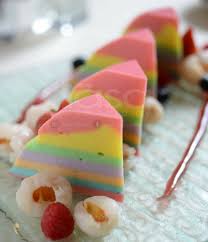 Kamu juga bisa membuat puding pelangi cantik ala jepang di rumah. Resipi Puding Lapis Roti Pelangi Yang Mudah Sedap