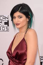 Kylie jenner has been having some major hair transformations lately! Kylie Jenner S Beauty Evolution Best Hair And Makeup Looks Teen Vogue