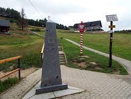 Obec hrčava je vklíněna mezi polsko a slovensko. Jirkuv Cestovni Denik Originalni Clanky O Turistice Ostatni Zajimavosti Vyznamne Body V Krajine Hrcava Trojmezi Cesko Polsko Slovensko