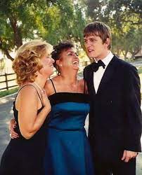 This Is A Picture Of Rob And His Sister Missy And Their Mother Mamie On Rob S Wedding Day Rob Thomas Rob Heartthrob
