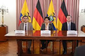 Ecuador firma acuerdo con Alemania para impulsar empleo de ecuatorianos en el exterior