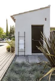 Aix En Provence Renovation D Inspiration Contemporaine Par Agence Morvant Moingeon Homify Jardin Mediterraneen Creation Jardin Amenagement Exterieur
