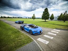 Wie Kocht Deze Twee Bugatti S Autoblog Nl