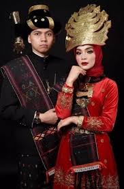 Pakaian adat sumatera barat untuk wanita disebut juga dengan baju bundo kanduang. Pakaian Adat Sumatera Utara Lengkap Gambar Penjelasannya