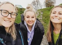 Amanda Bendall's Instagram, Twitter & Facebook