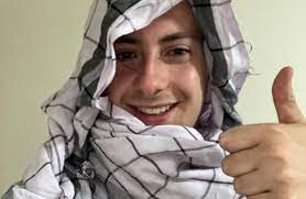 He claimed the british embassy in kabul has not responded to his emails or phone calls.mr. Tn0bjugs4dk0lm