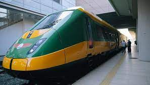 Informatii cfr calatori, infofer, sageata albastra, trenuri litoral, trenurile zapezii, bilete de tren, mersul trenurilor 2021! Conditii De Lux Pe Un Tren Pe Ruta Timisoara Oradea Baia Mare Galerie Foto