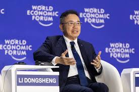 Laiacastro desnuda Pareja cachonda se desnuda en la cama y