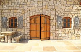 Historische Massivholzhausturen Rusticatio Turen Und Fenster Haustur Burg Hauser Bauernhaus Fenster