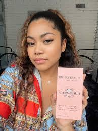 Mara Moran's Instagram, Twitter & Facebook