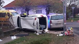 Bevonhatják a 65 év felettiek jogosítványát! Sulyos Baleset A 18 Keruletben Keritesnek Csapodott Majd Felborult Egy Auto Budapestkornyeke Hu