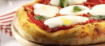 Pizza Margherita Rezept Mutti Germany Recipe In 2020 Easy Baked Beans Margherita Pizza Sweet And Spicy