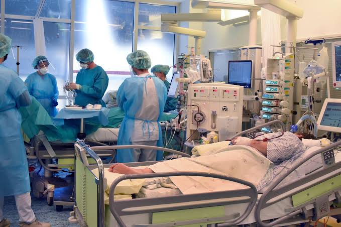 Virologists issue warnings as cases surge in Germany again