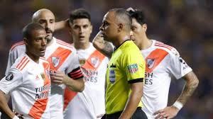 Boca juniors y river plate no se sacaron ventaja y empataron a dos en la bombonera por la copa diego maradona. Boca 1 0 River Resumen Goles Y Resultado Copa Libertadores As Argentina