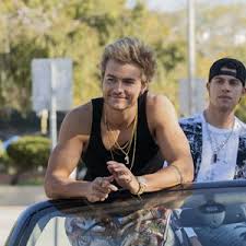 Ele está obeso porque come demais. Ele E Demais Filme 2021 Cinema