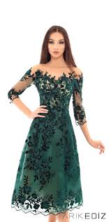 Perfect For Any Day Or Night Time Affair The Ironi Cocktail Dress By Tarik Ediz Will Not Let You Go Unno Cocktail Dress Style Classy Dress Cocktail Dress Lace