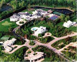Michael Jordan S Mansion To Be Sold At Auction With Video Mansions Celebrity Houses Celebrity Mansions