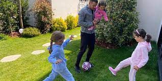 În sezonul trecut, internaționalul român a fost împrumutat la sparta praga. Alex Chipciu È™i Alin ToÈ™ca SusÈ›in Campania Play At Home With Playmakers LansatÄƒ De Uefa È™i Disney Suceava News Online