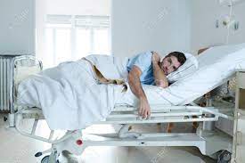 Free shipping for many products! Jungen Verzweifelten Mann Im Krankenhaus Bett Sitzt Allein Traurig Und Depression Am Boden Zerstort Leiden Fur Schwere Krankheit An Der Klinik Zu Weinen Diagnostizieren Besorgt Fuhlen Und In Angst Um Die Gesundheit Lizenzfreie