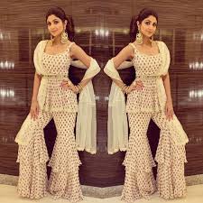 They named her samisha shetty kundra. Shilpa Shetty Kundra On Instagram Abudhabi Eventdiaries Wearing Ridhimehraofficial Earrings Sachdeva Bollywood Outfits Sharara Designs Indian Dresses
