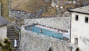 At walking distance from the historical town center, bormio terme opens its doors to anyone who loves or wants to discover the pleasure of the. Terme Di Bormio Bagni Nuovi E Bagni Vecchi Siviaggia