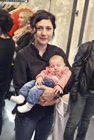 Check spelling or type a new query. Fotogalerie Herecka Martha Issova Ukazala Dceru Frantisku Maminka Cz