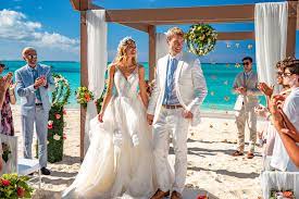 Offer a water station for your wedding guests. 30 Things To Consider Planning A Beach Wedding Beaches