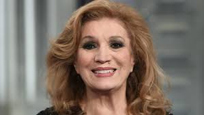 Iva zanicchi ok il prezzo è giusto upload, share, download and embed your videos. Iva Zanicchi Chi E Lavoro Carriera Vita Privata Isola Dei Famosi Instagram